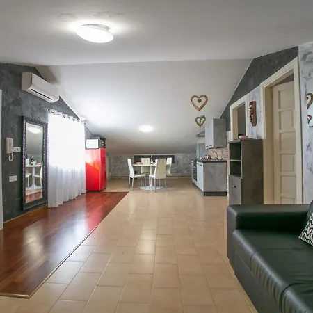Atena Imperial Apartment *